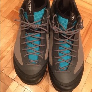 arc'teryx acrux fl gtx hiking shoes. Size 7